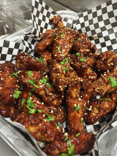Stickys Chicken How a Sticky Sauce Wings Became Houstons Favorite - gmedia