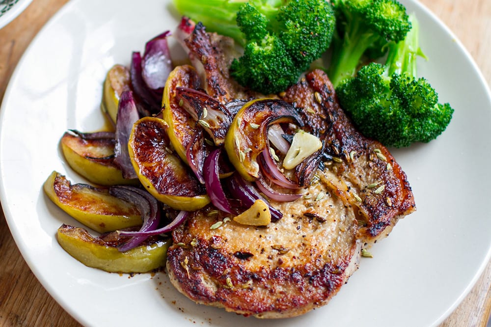 Fennel Pork Cutlets With Apples Onions - gmedia