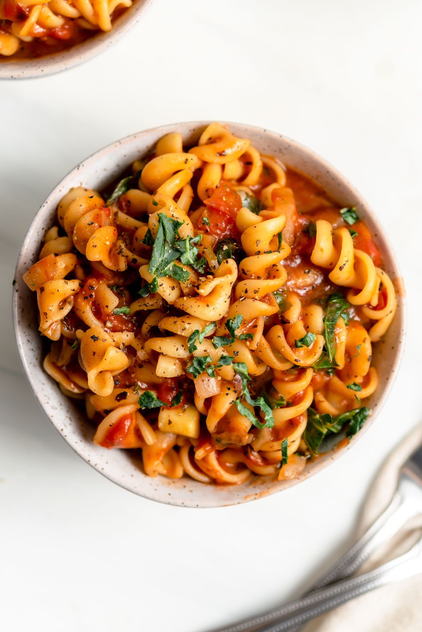 Vegan One Pot Pasta With Kale and Mushroom - gmedia
