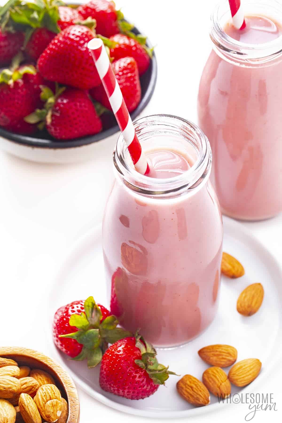 Homemade Strawberry Almond Milk - gmedia