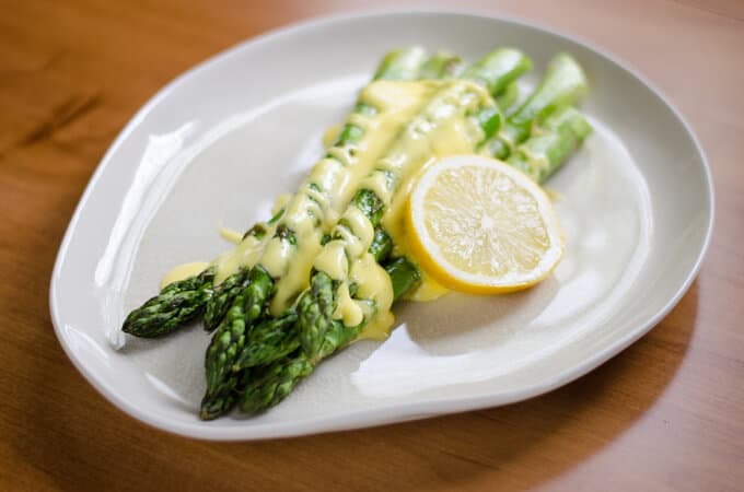 Roasted Asparagus and Hollandaise Sauce | Paleo Holiday Breakfast