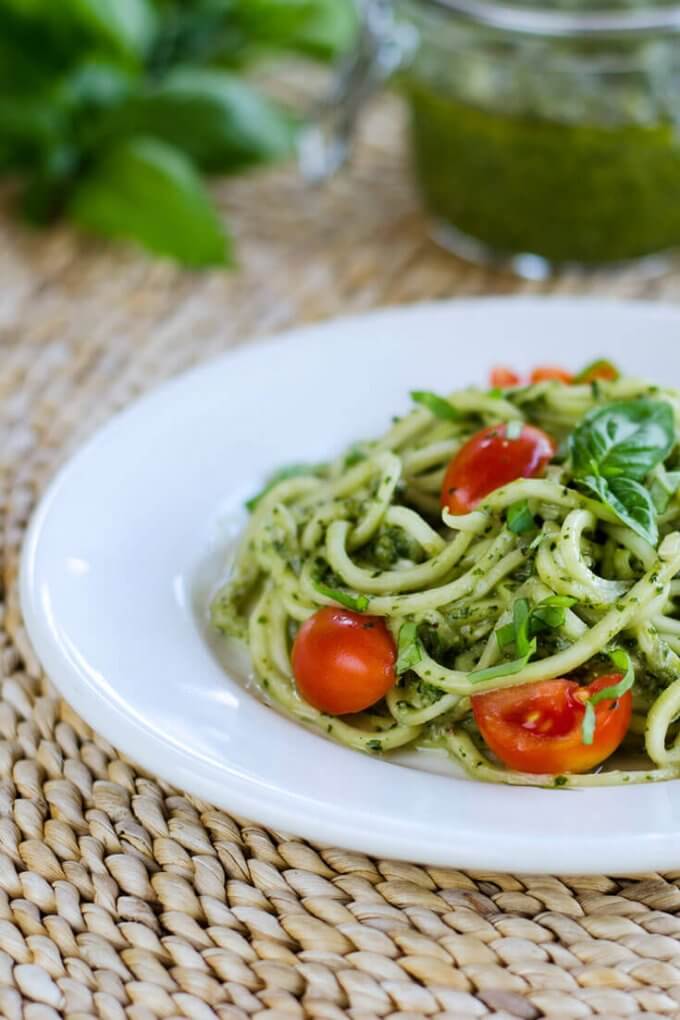 Zucchini Pasta Pesto | Spiralized Zucchini Pasta and Veggie Noodle Recipes