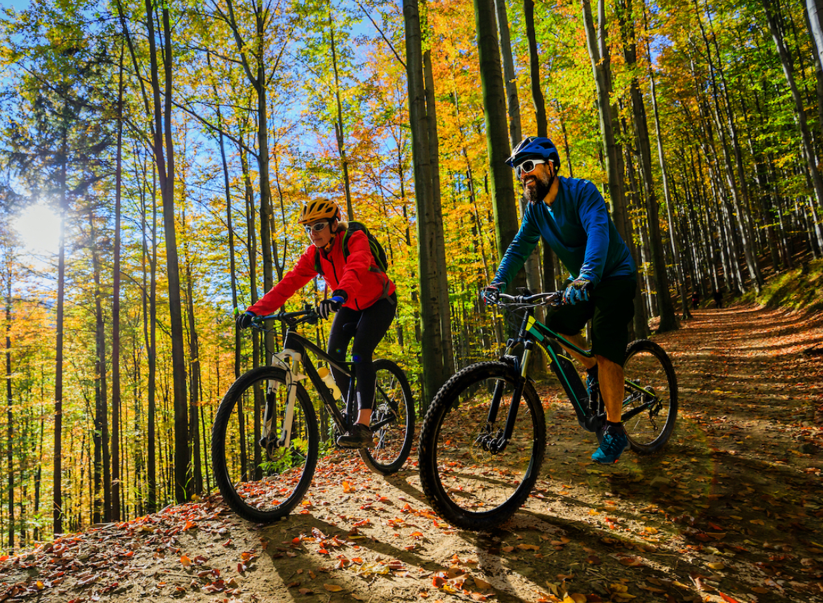 active couple cycling